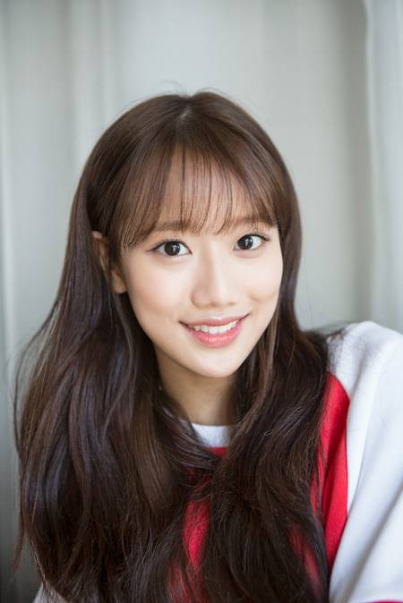 Baru Berusia 17 Tahun, Idola Kelahiran 1999 Ini Cantik Mempesona