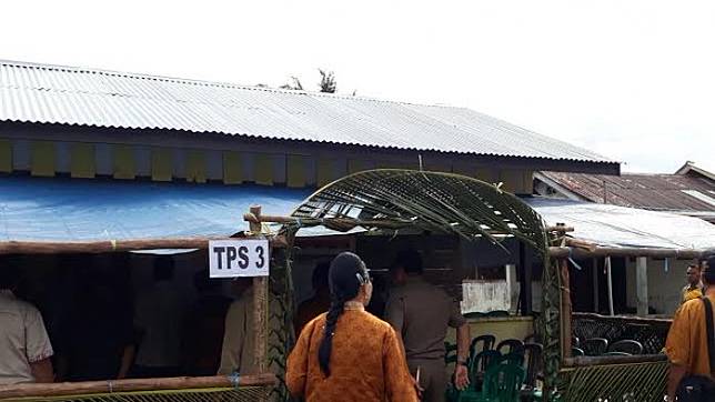 10 TPS Paling Unik Se-Indonesia Dalam Pilkada Serentak 2017, Kalau di Tempatmu Seperti Apa?