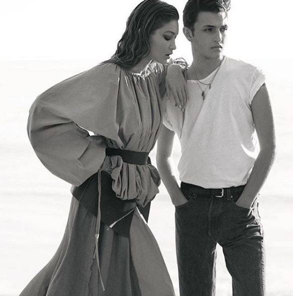 10 Foto Anwar, Adik Gigi & Bella Hadid yang Siap Bikin Hatimu Bergetar
