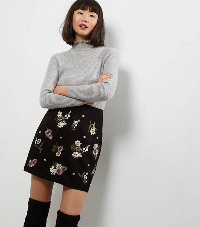 12 Inspirasi Tampil Trendi dengan Sentuhan Floral Embroidery yang Lagi Hits!