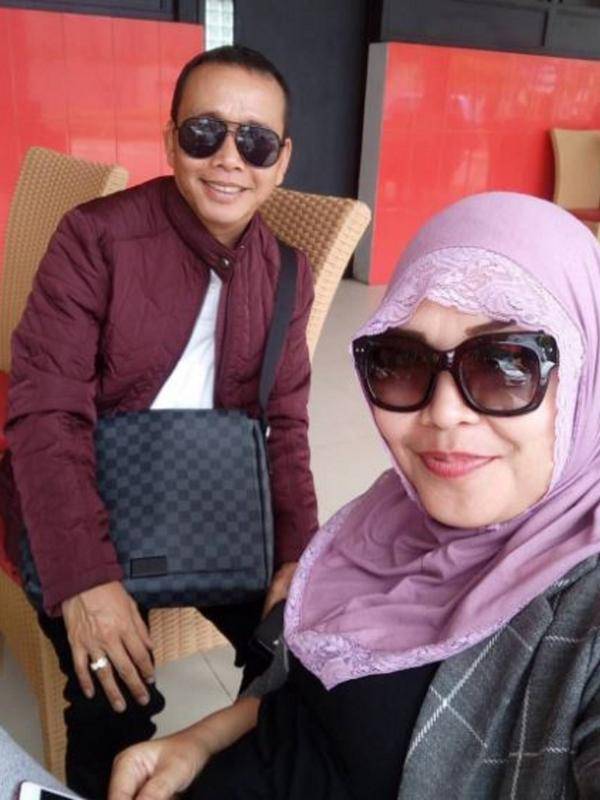 Foto Ibu Ayu Ting Ting yang Ramai Dibicarakan Netizen