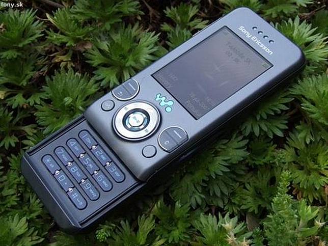 Nostalgia Yuk, Ini 10 Ponsel Jadul Sony Ericsson yang Dulu Jadi Rebutan