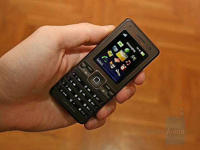 Nostalgia Yuk, Ini 10 Ponsel Jadul Sony Ericsson yang Dulu Jadi Rebutan