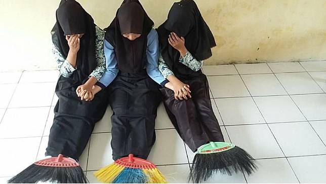 11 Potret Parodi Ala Mermaid Ini Kreatif dan Gokil Abis