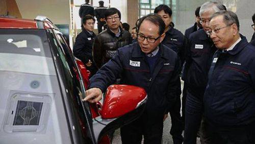 Ke Depan, Membuka dan Menutup Jendela Mobil Hanya Disentuh Saja