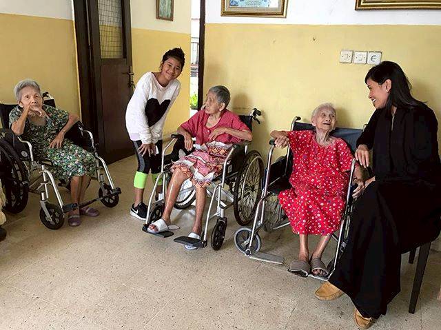 Epic! Jadi Istri Bos Blue Bird, Beginilah Cara Titi Rajo Bintang Rayakan Ulang Tahun ke-36