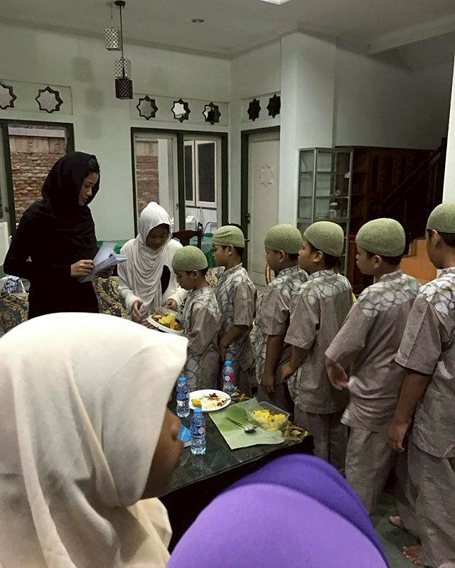 Epic! Jadi Istri Bos Blue Bird, Beginilah Cara Titi Rajo Bintang Rayakan Ulang Tahun ke-36