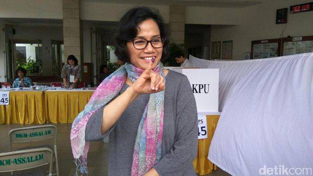 Sri Mulyani Cerita Bedanya Nyoblos di Amerika dan Indonesia