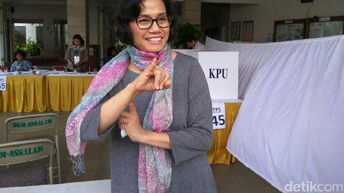 Sri Mulyani Cerita Bedanya Nyoblos di Amerika dan Indonesia