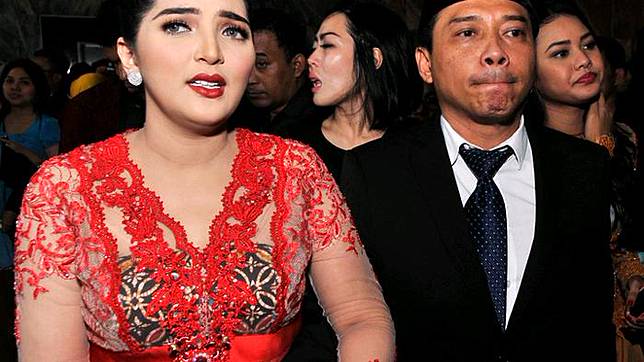 7 Artis Cantik Ini Dukung Karier Suami Jadi Pejabat, Makin Sibuk Nih