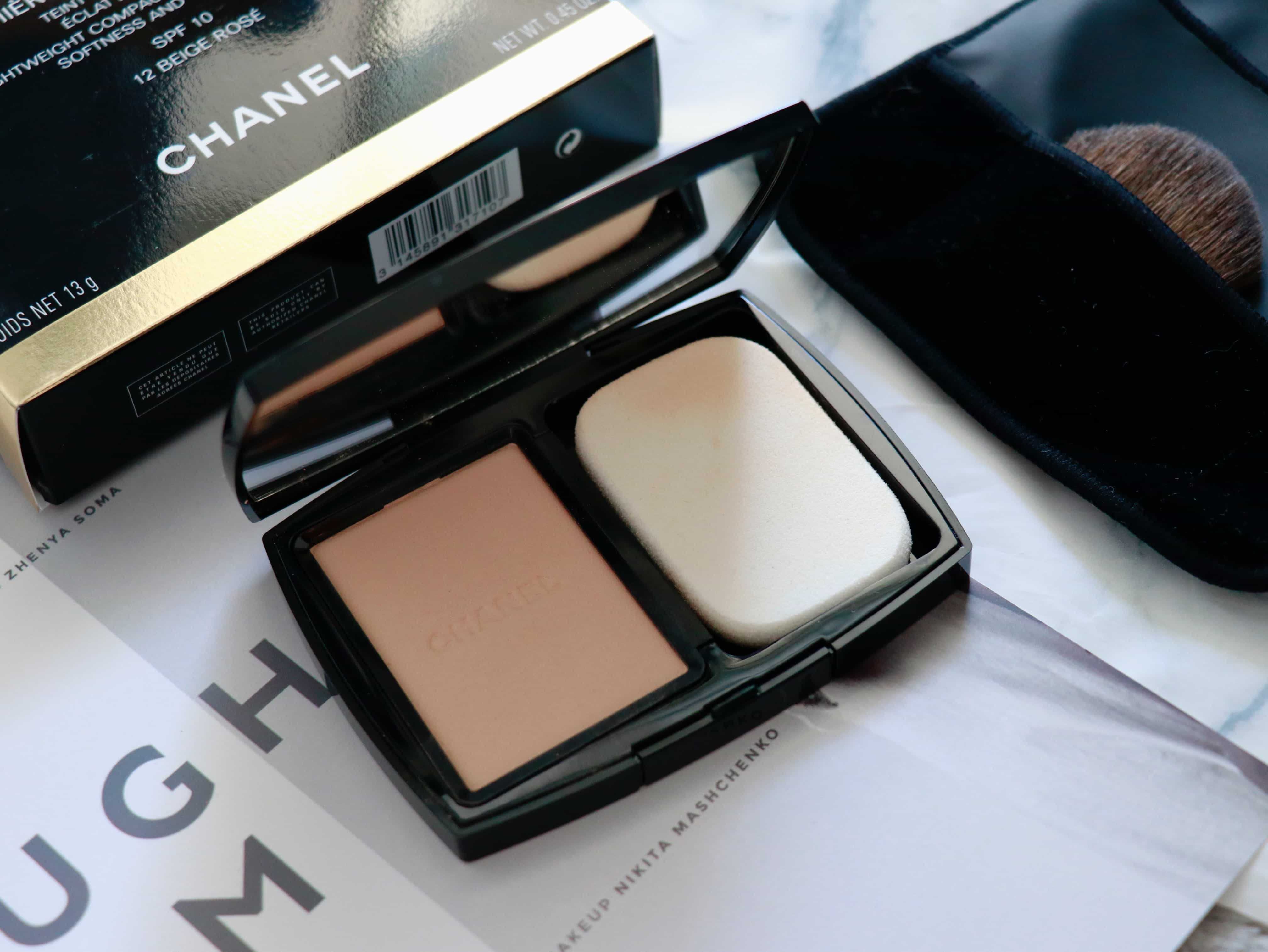 Chanel Vitalumiere Compact Douceur