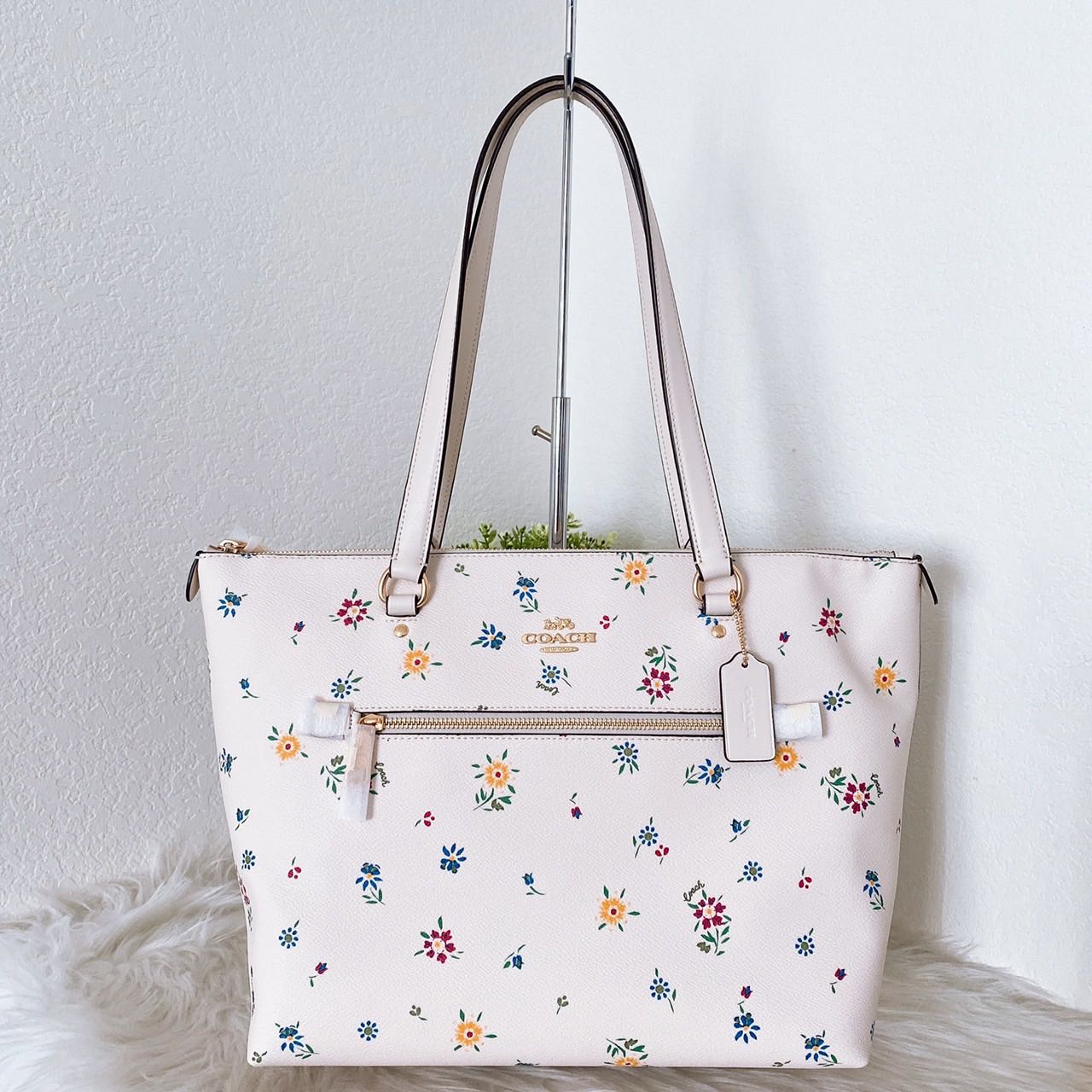 Coach Gallery Tote With Dandelion Floral Print