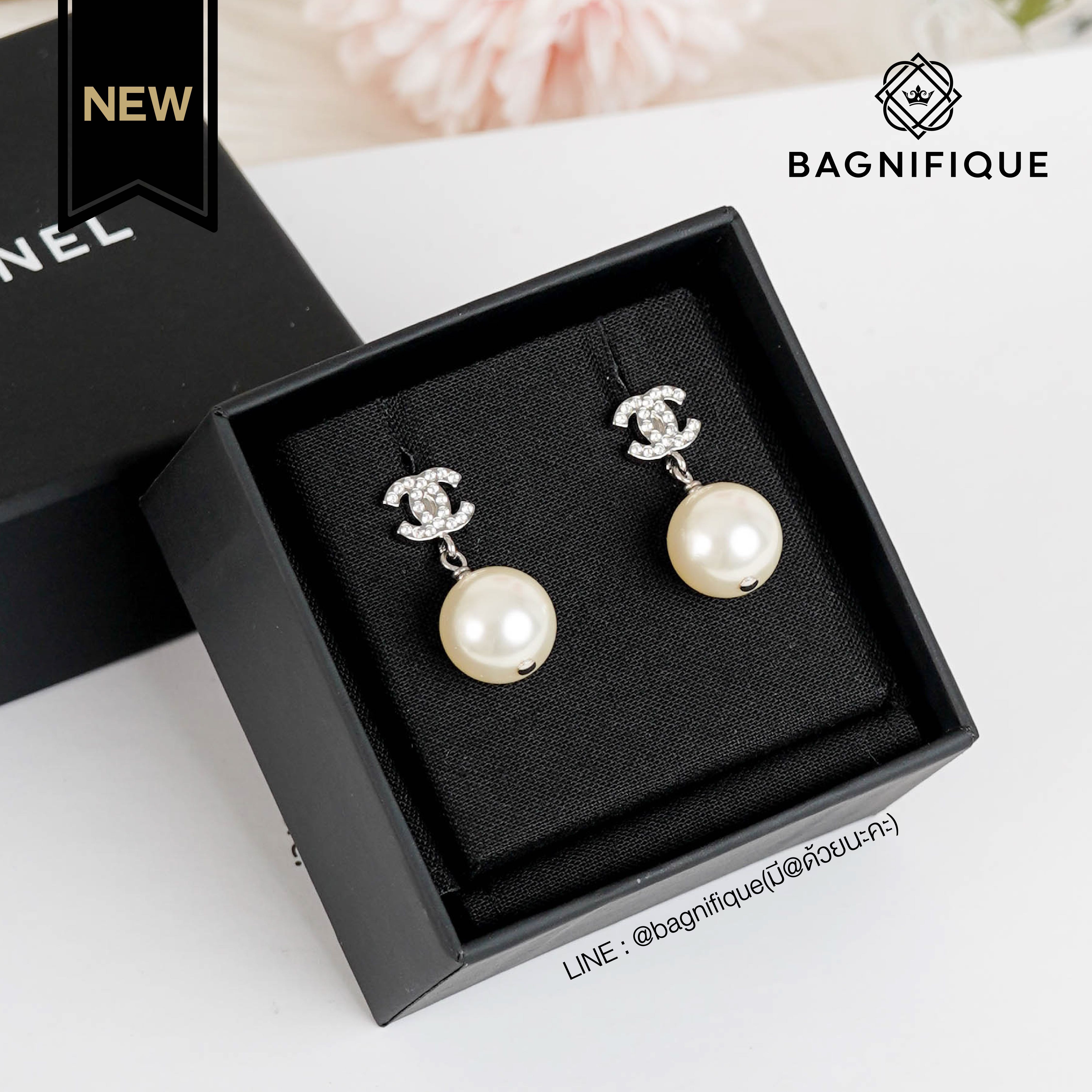 CHANEL EARRING CLASSIC SMALL CC WITH PEARL SHW 1 CM