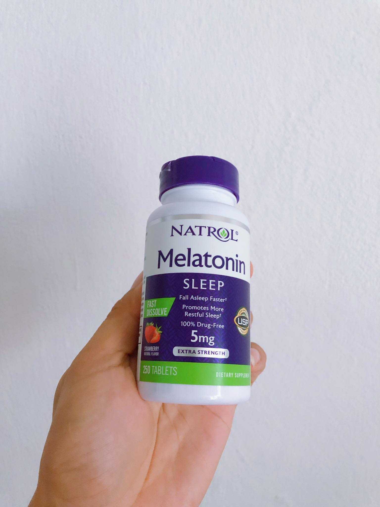 Natrol Melatonin Time Release Fast Dissolve 5 mg. 250 เม็ด สตรอเบอร์รี่  เมลาโทนินแบบเม็ดเคี้ยว | LINE SHOPPING