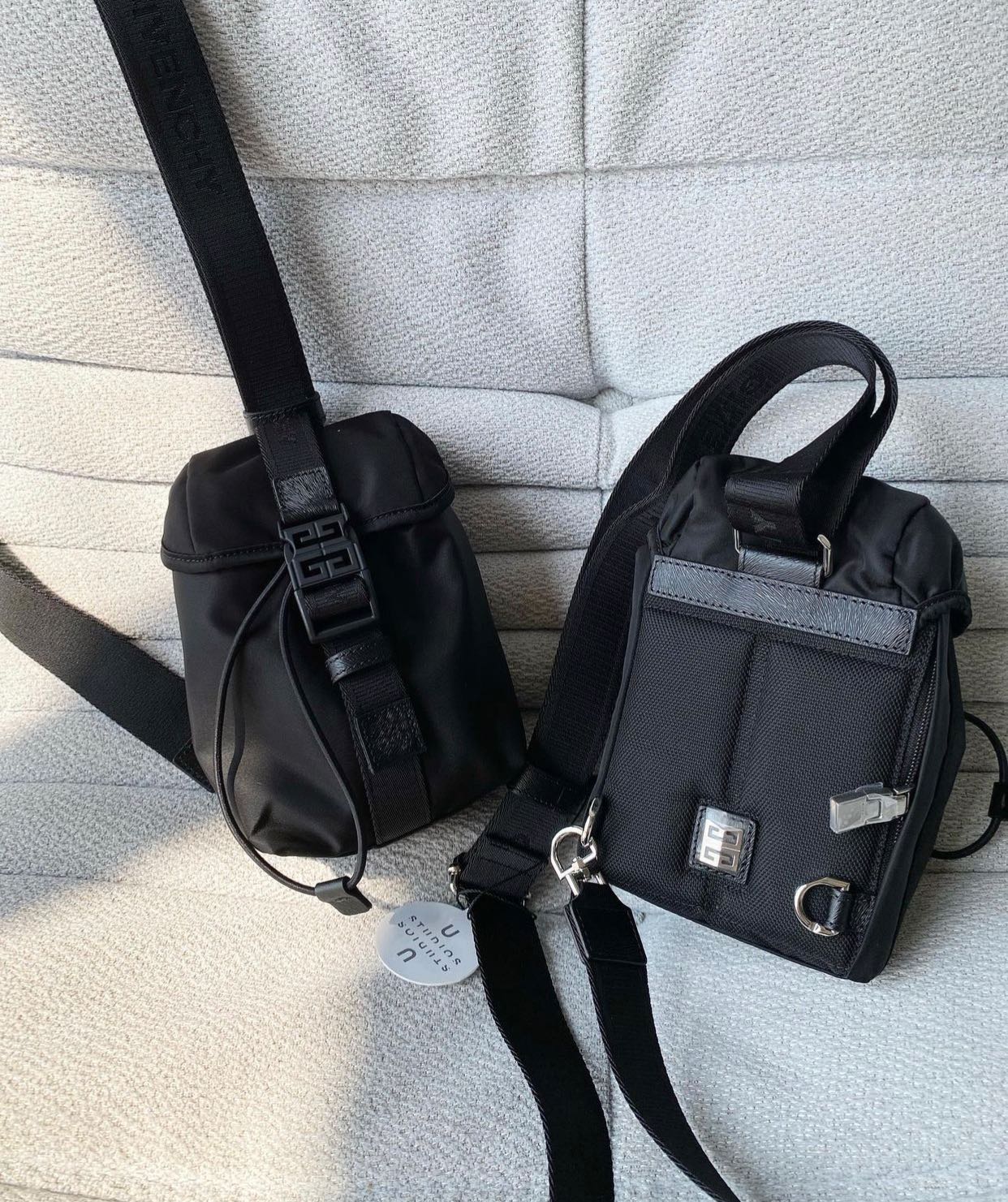 Givenchy sling bag | LINE SHOPPING
