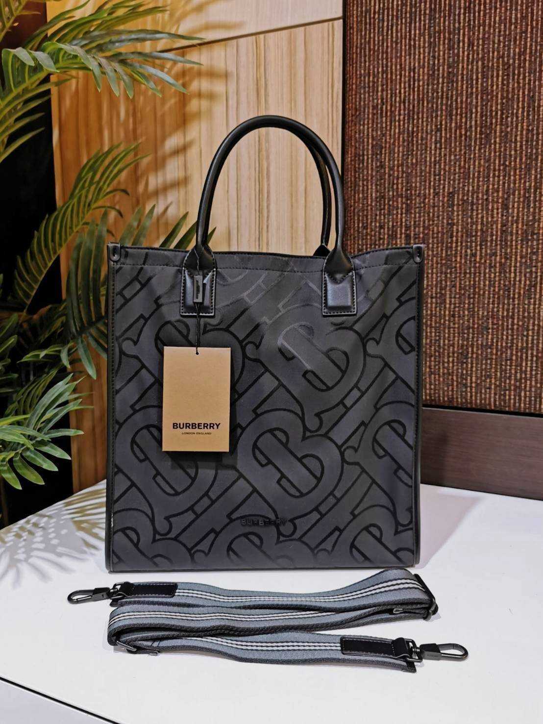 BURBERRY FRAGRANCES MONOGRAM TOTE BAG VIP GIFT WITH PURCHASE GWP