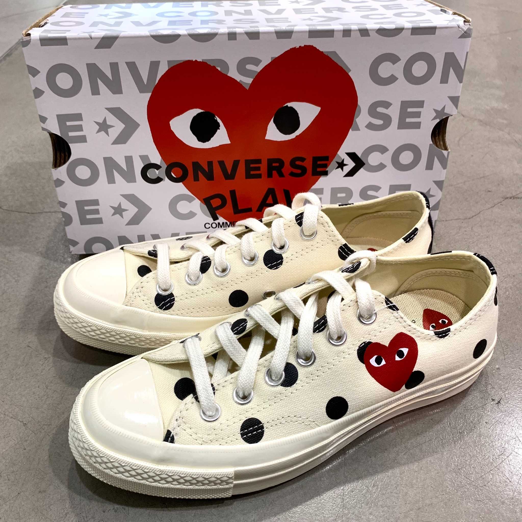 รองเท้า PLAY COMME GARÇONS x CONVERSE POLKADOT RED HEART CHUCK TAYLOR STAR'70 | LINE