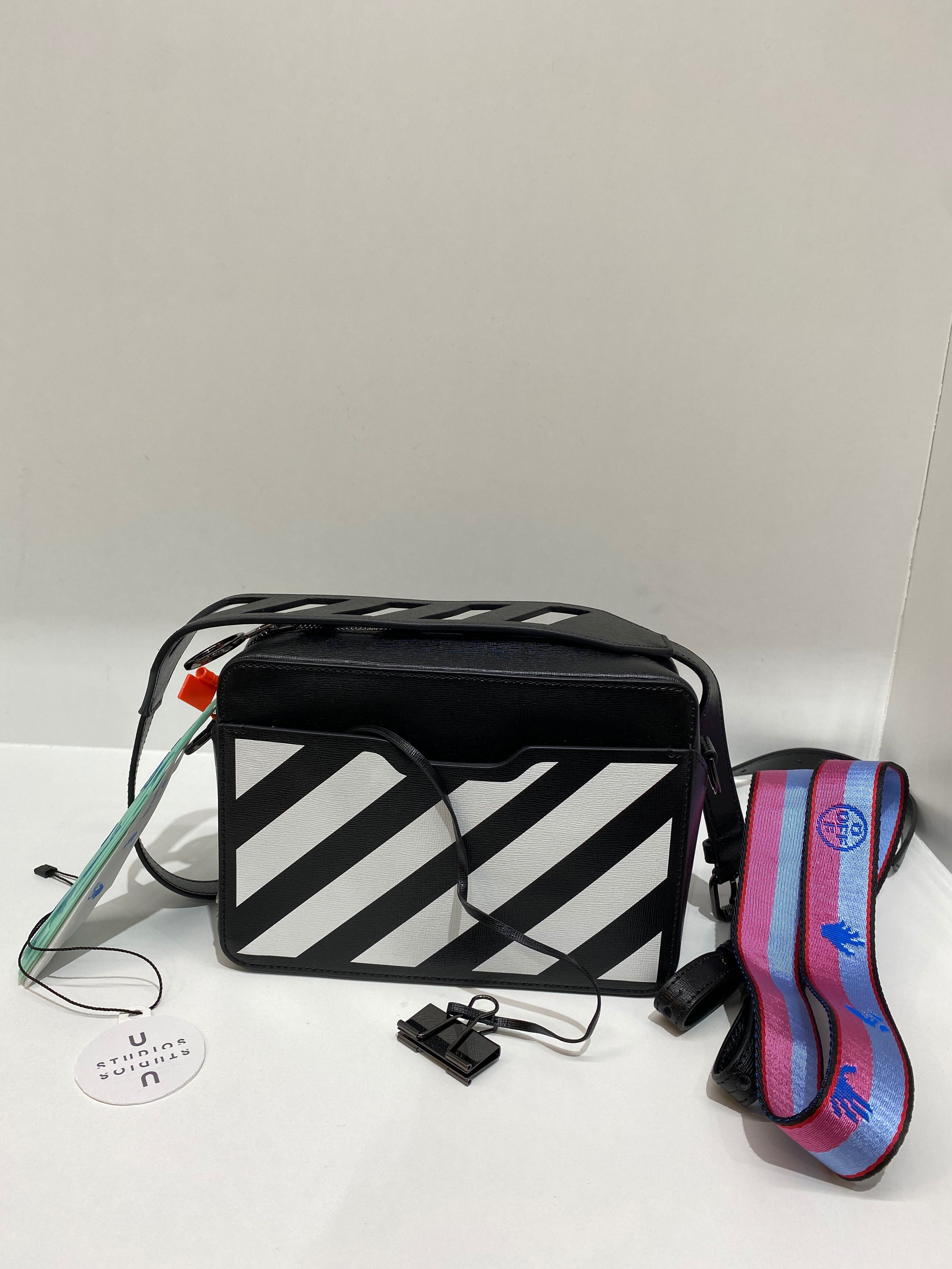 Off white camera on sale bag