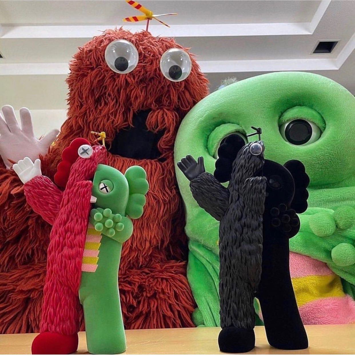 KAWS x Gachapin & Mukku collaboration figure Kachamukku | LINE