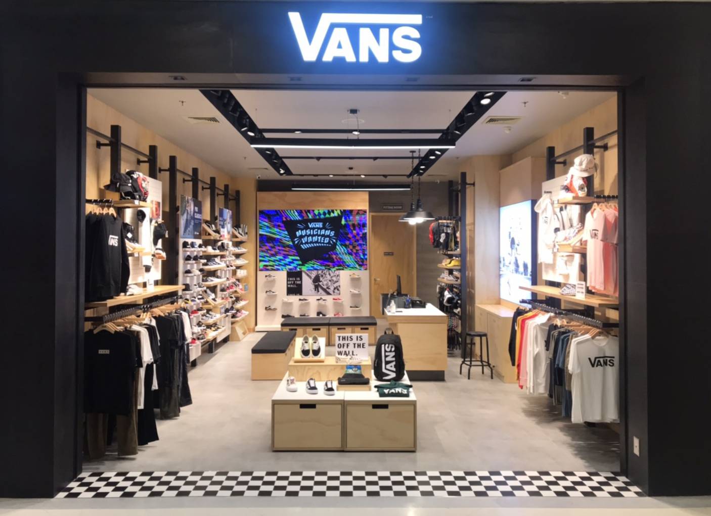 vans outlet ioi city mall
