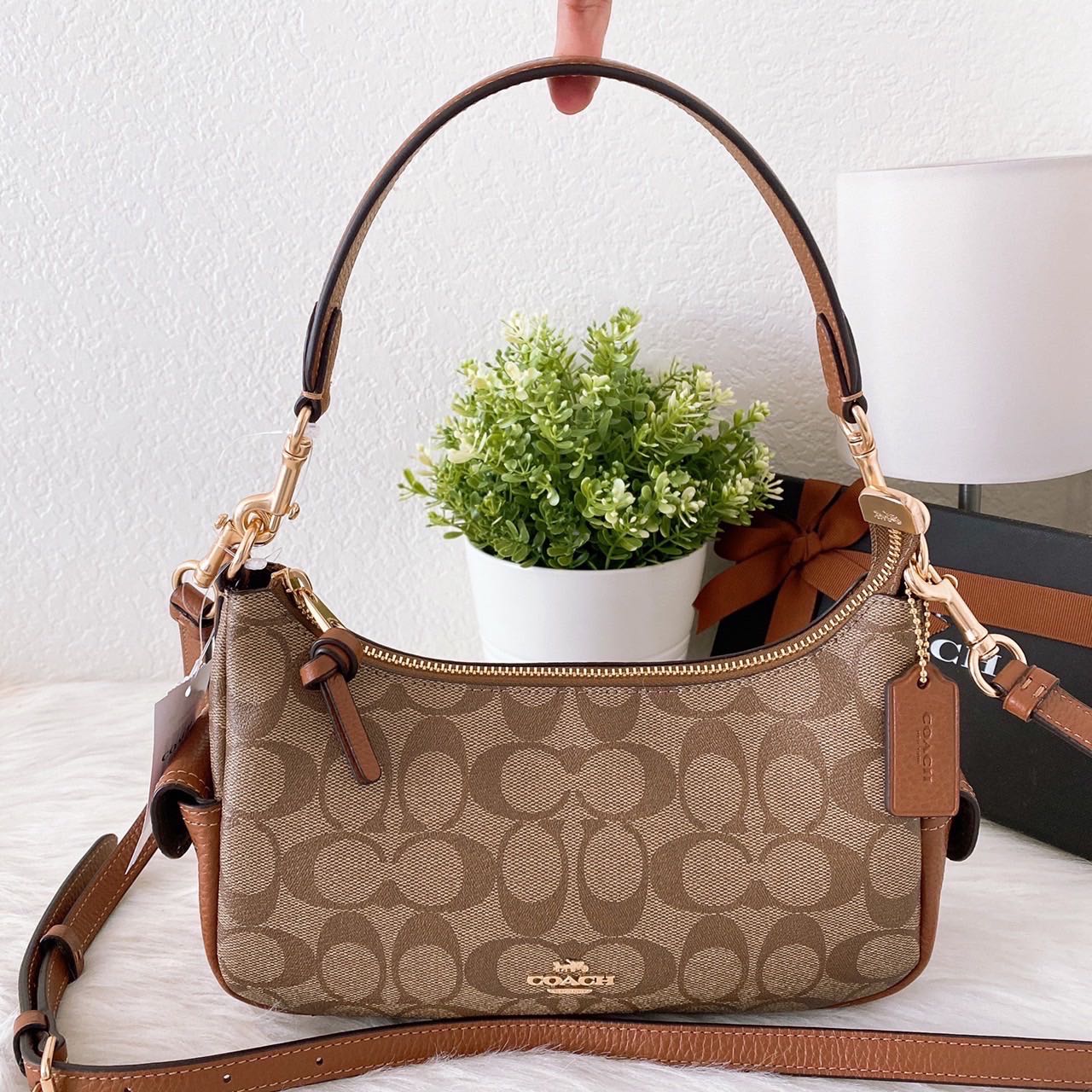 Pennie shoulder bag top