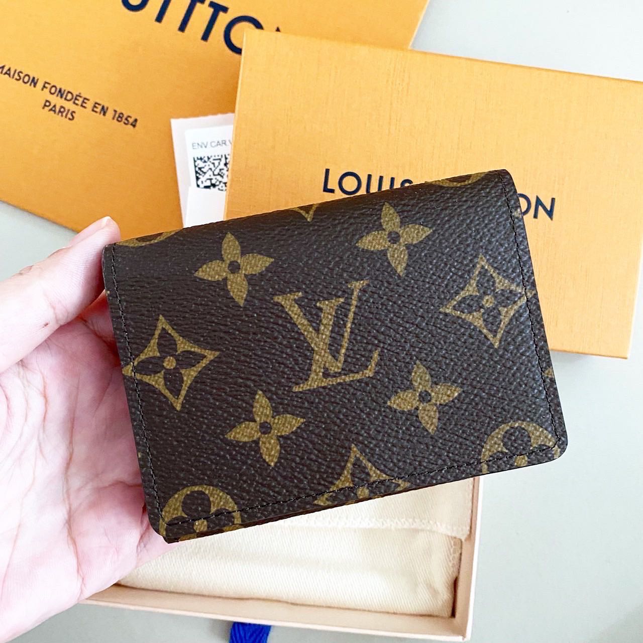 vuitton business card holder