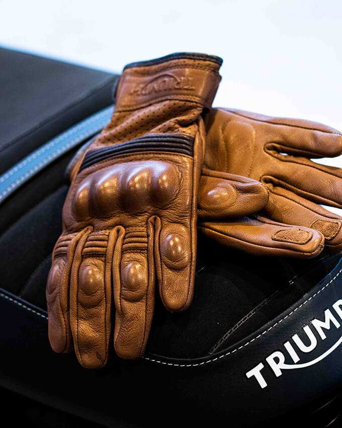 Triumph leather shop gloves
