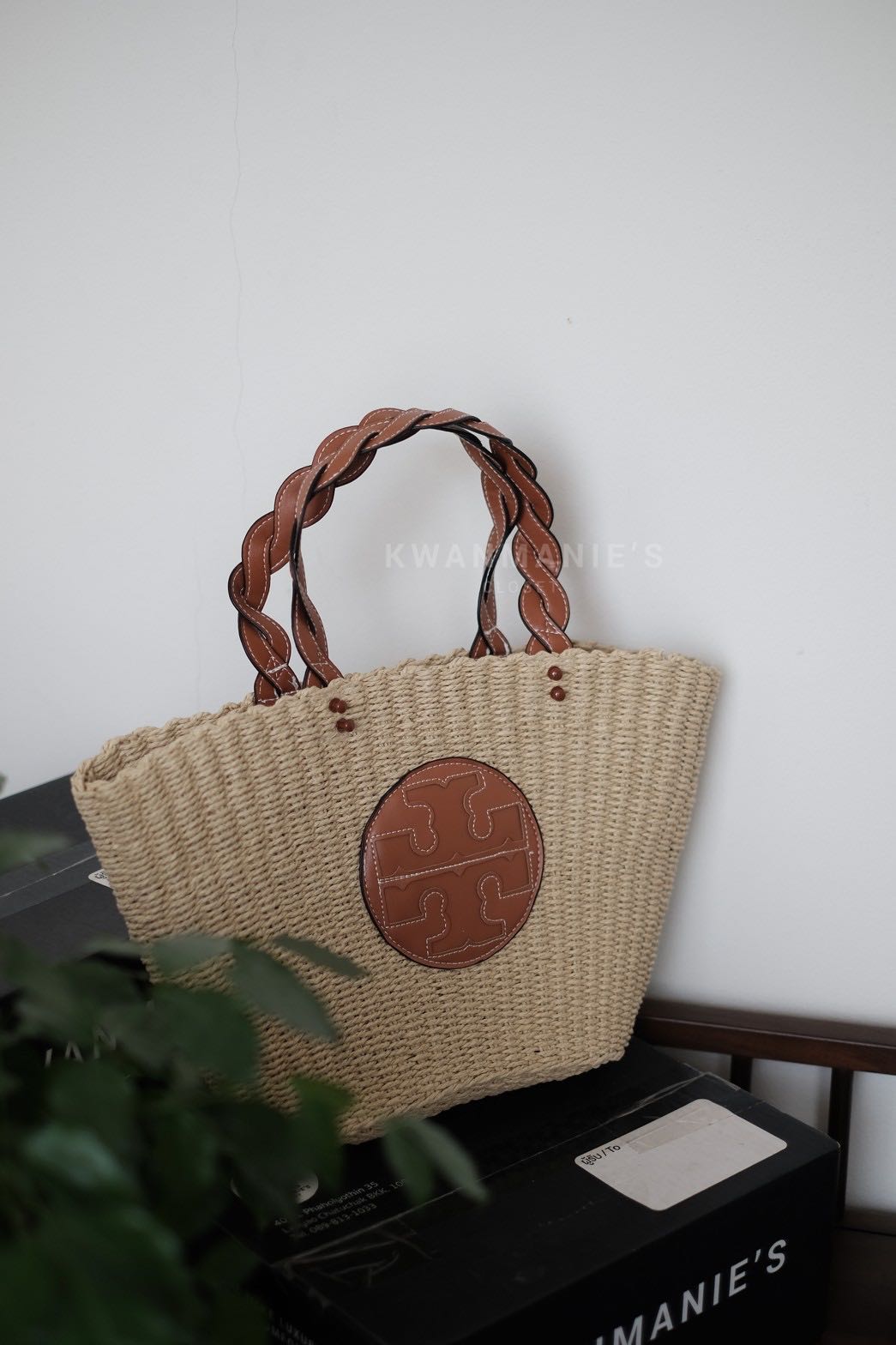 Tory burch straw tote bag 2025
