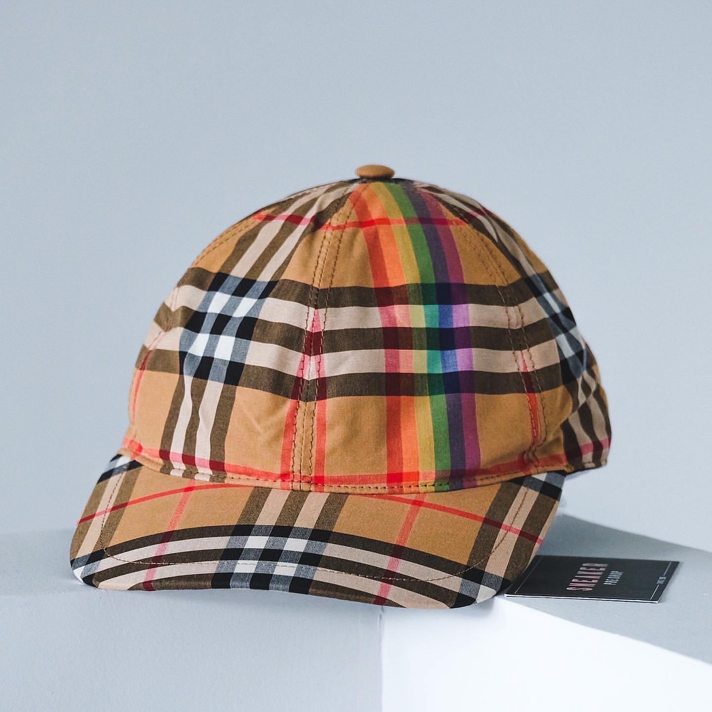 Burberry rainbow 2025 cap