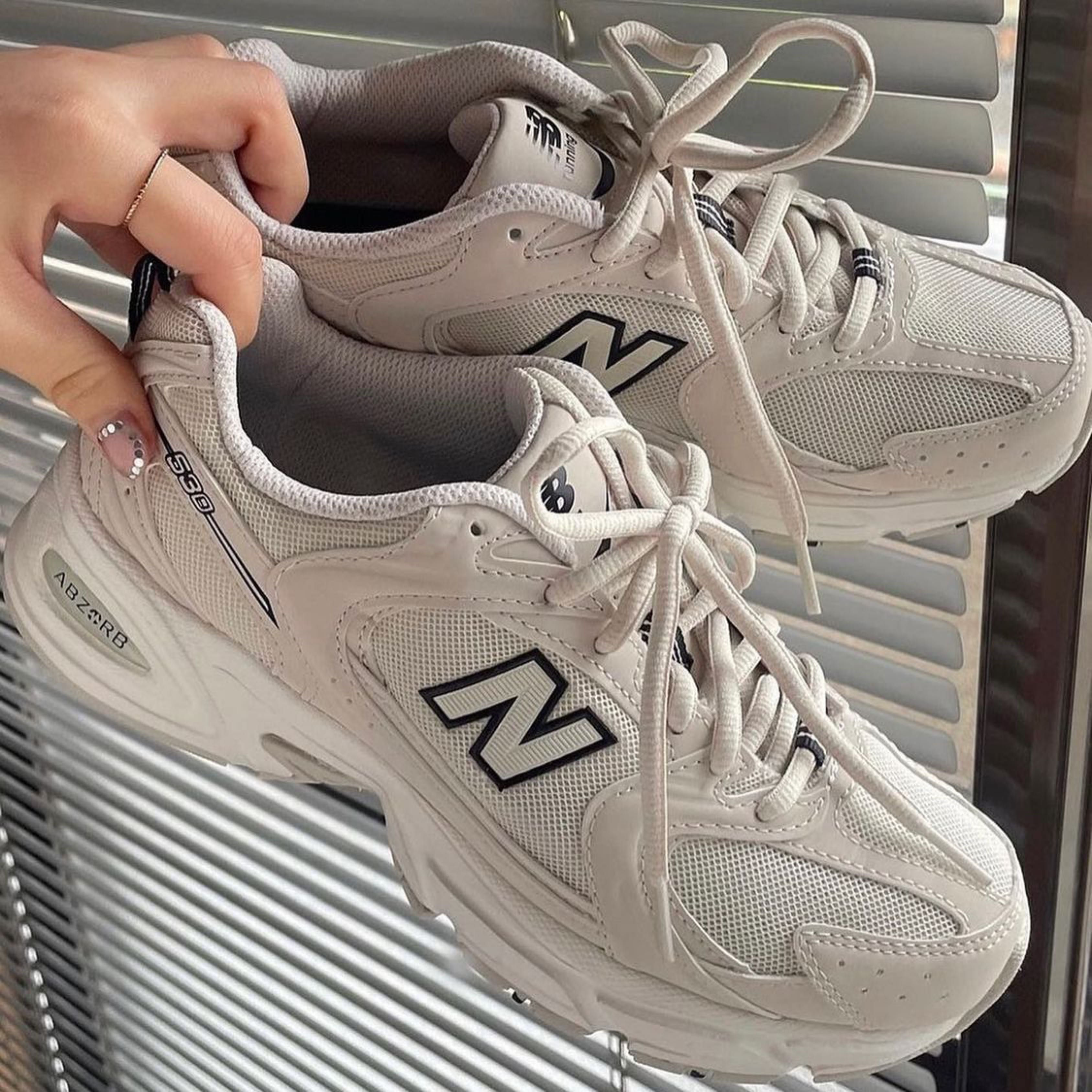 พร้อมส่ง 📦 NEW BALANCE MR530SH | LINE SHOPPING