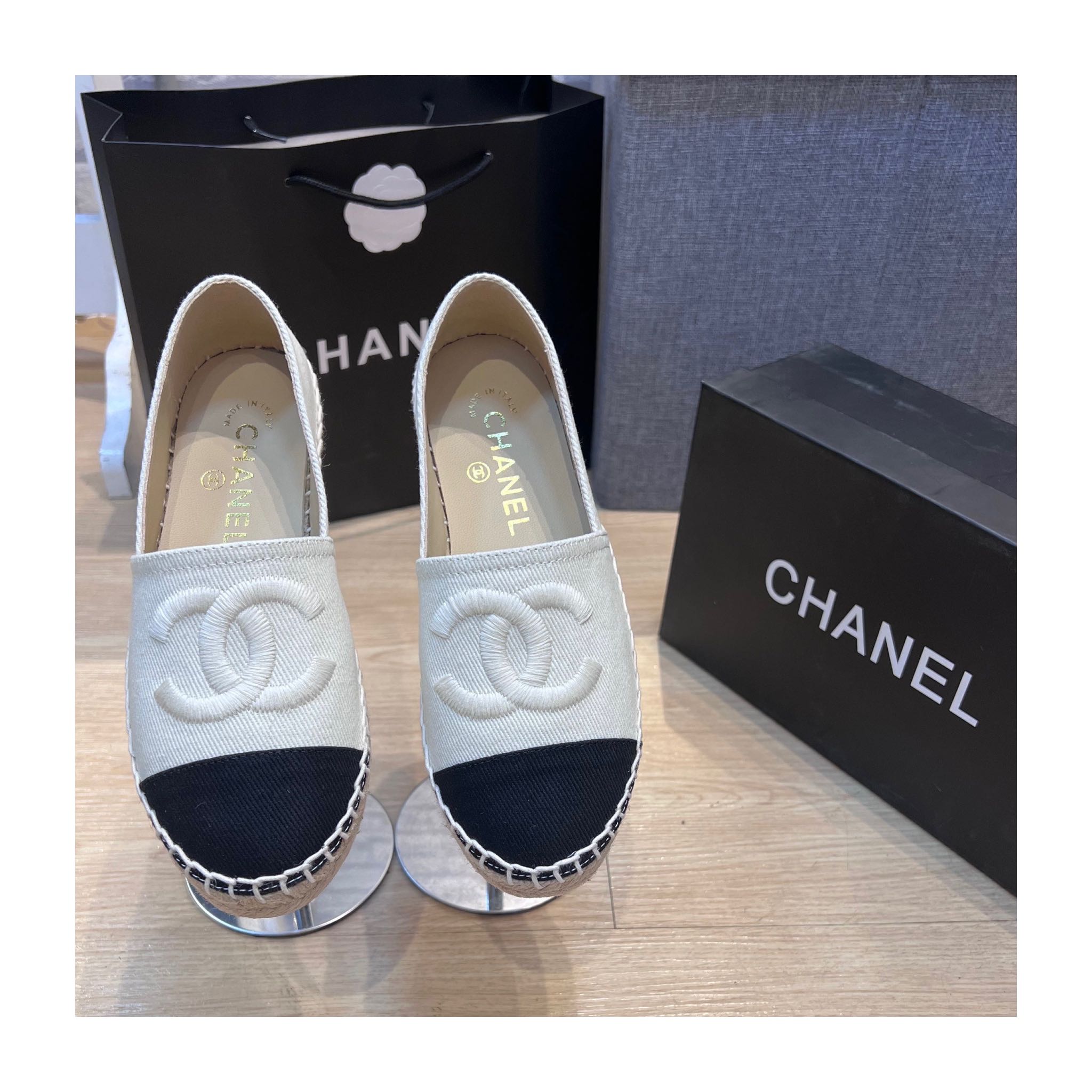 รองเท้า CHANEL ESPADRLLES | LINE SHOPPING