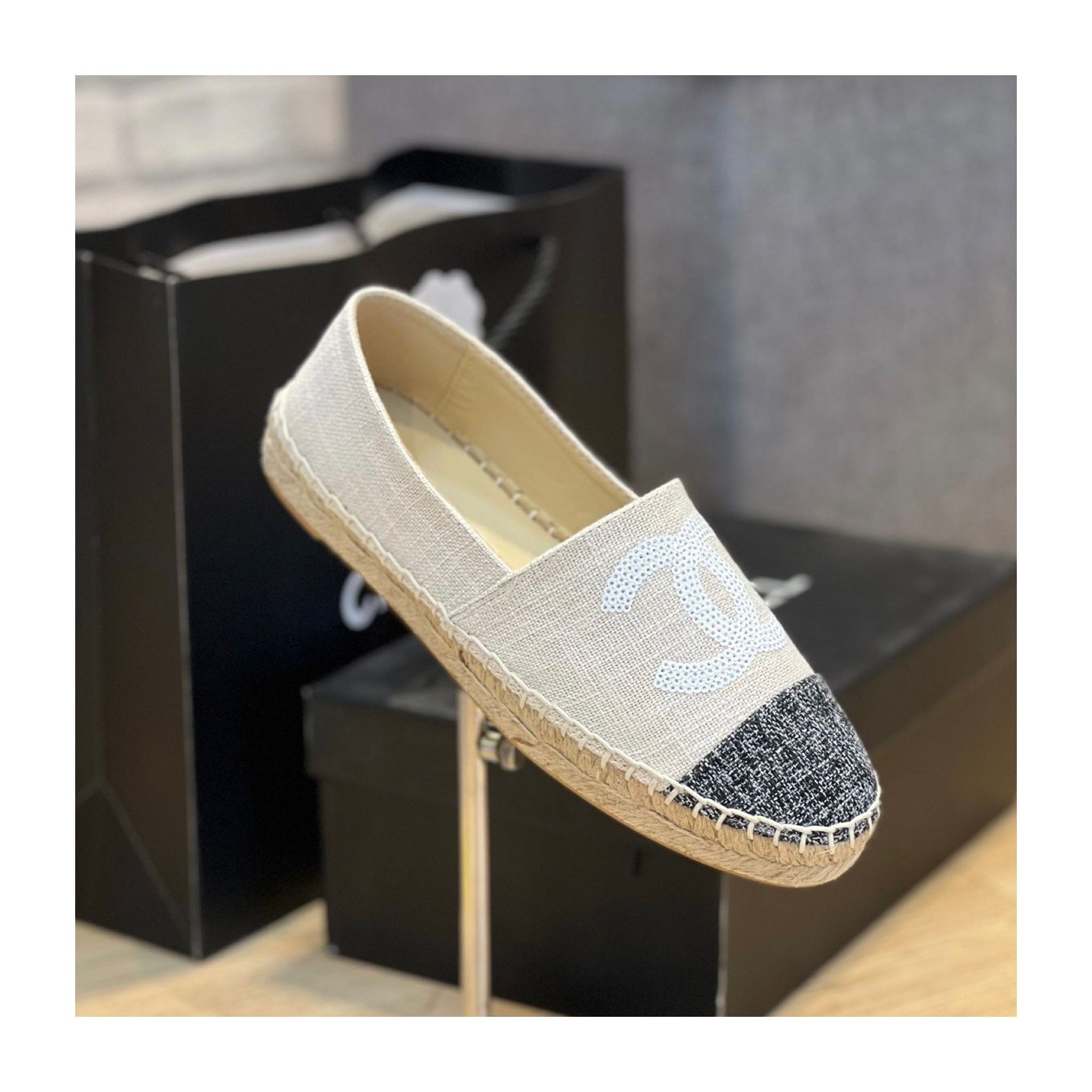 รองเท้า CHANEL ESPADRILLES | LINE SHOPPING