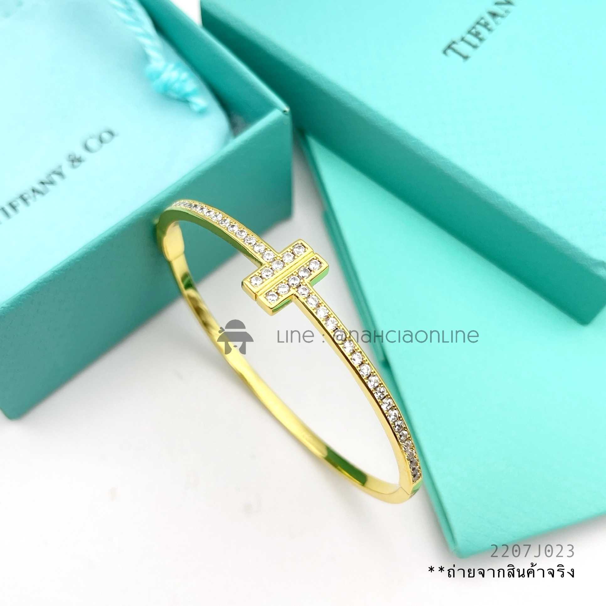 Tiffany t diamond line bracelet top