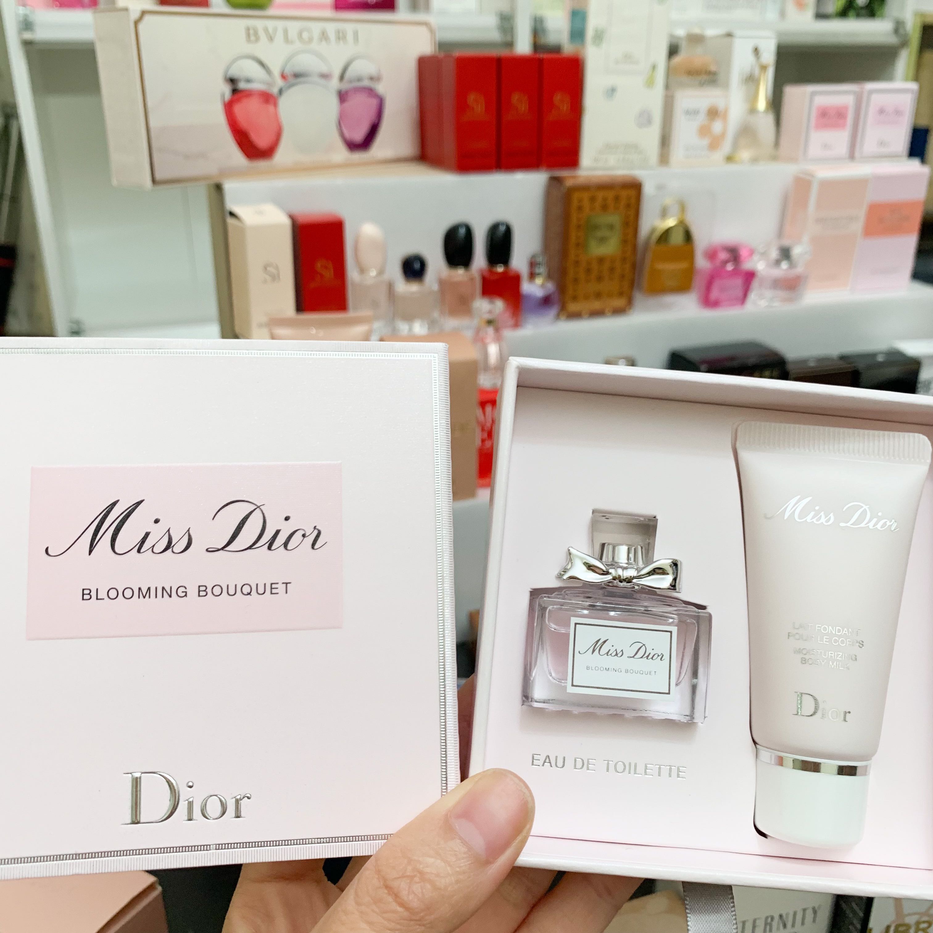 Miss dior blooming online bouquet moisturizing body milk