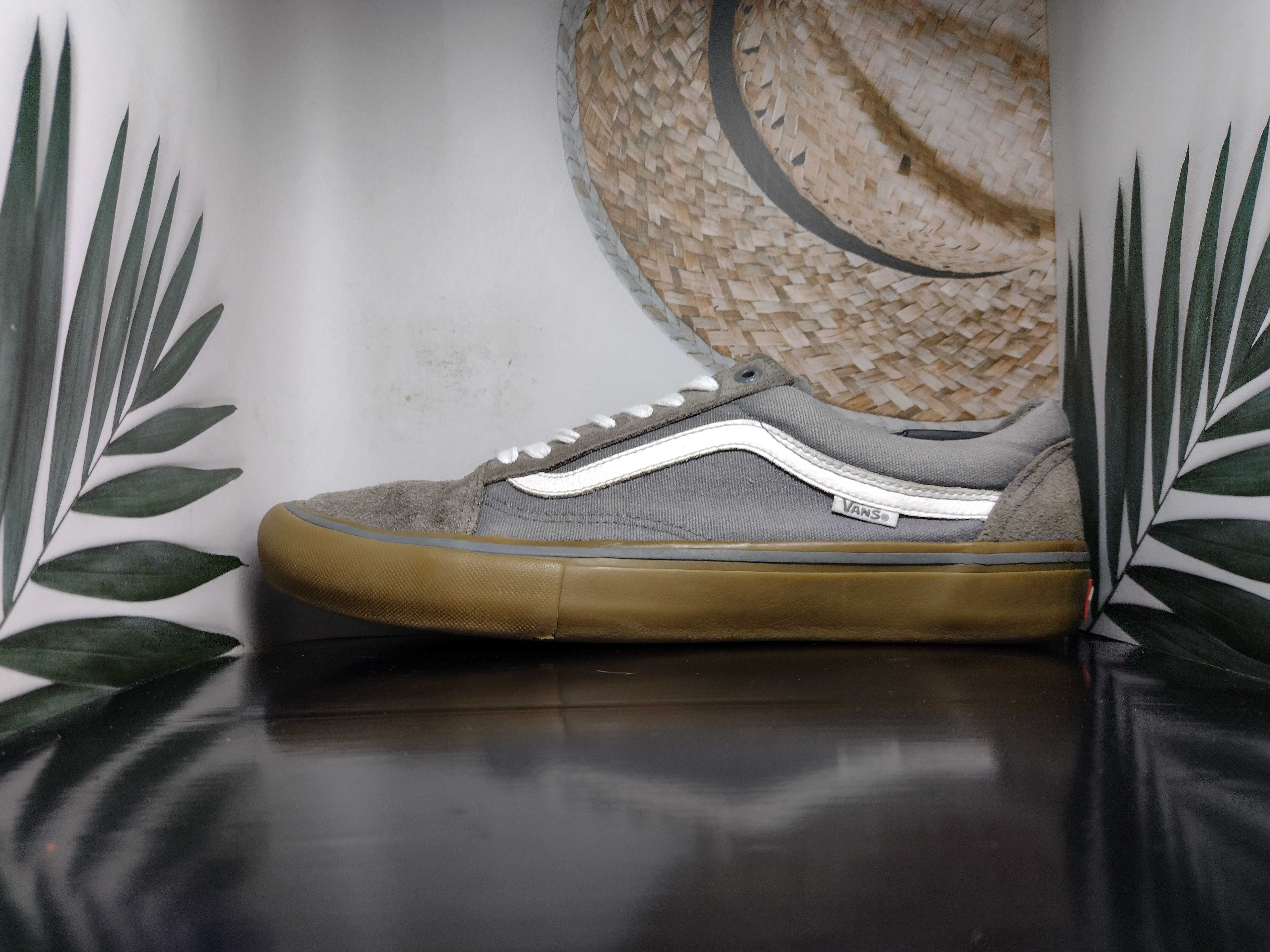 Vans old skool pro gum store