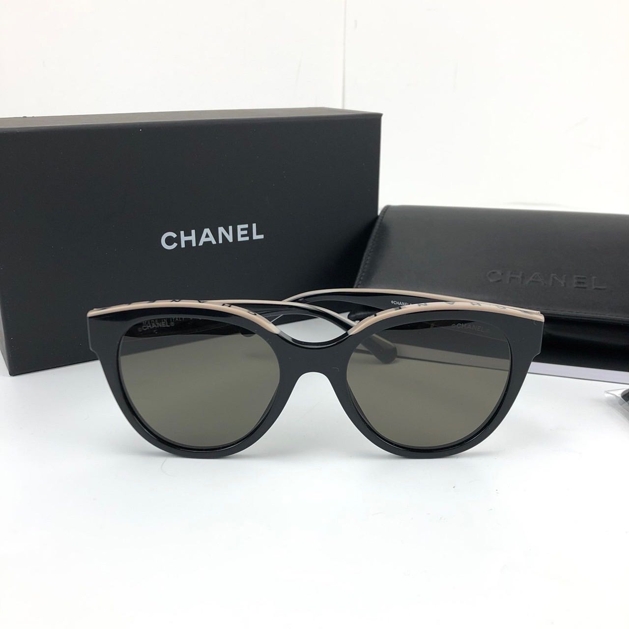 Chanel two tone sunglasses discount