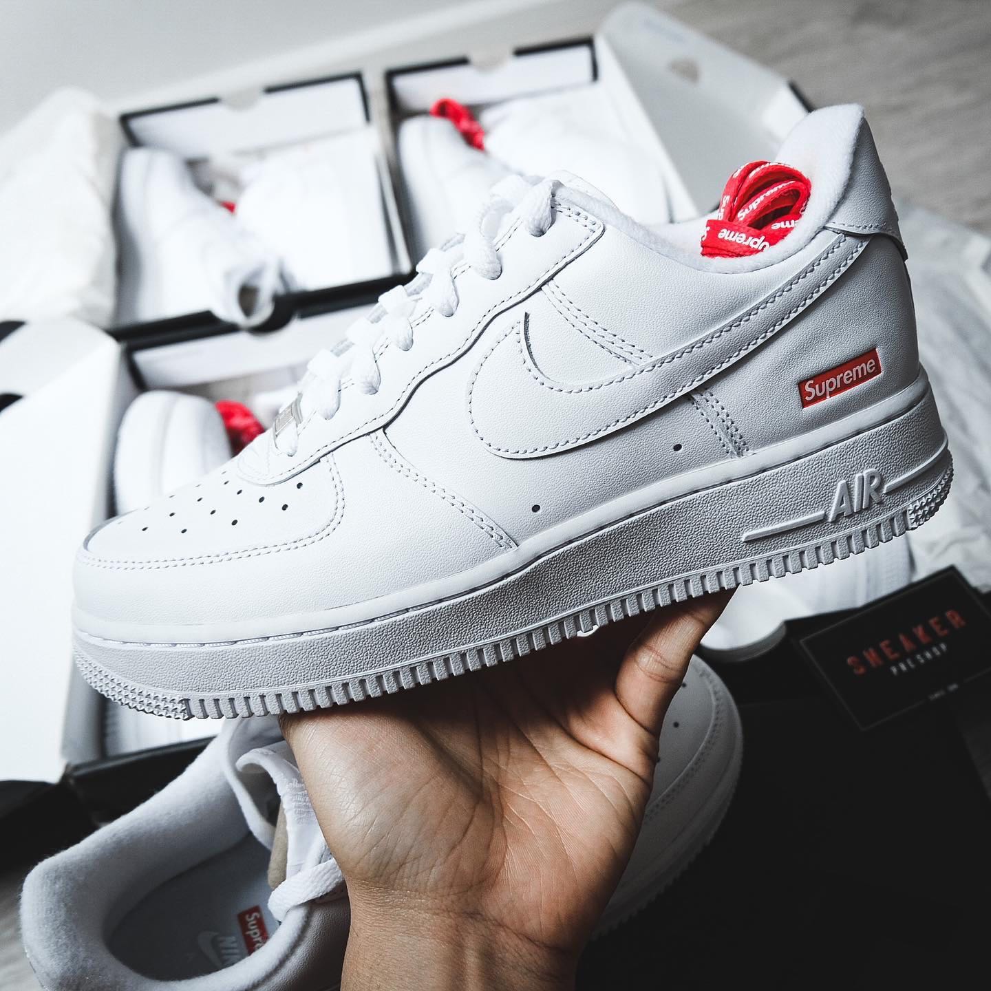 Nike x sale supreme white