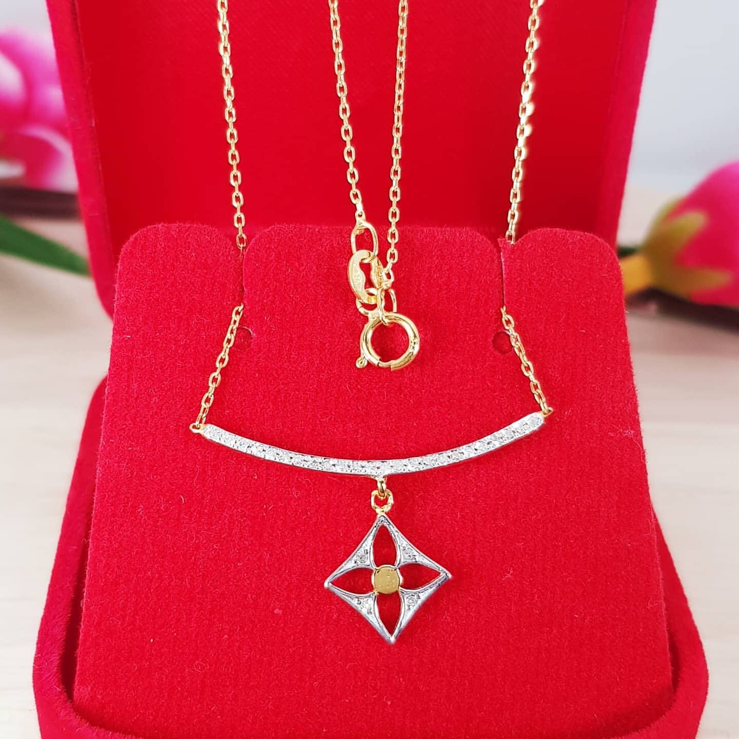 LV Colour Blossom BB Star Pendant