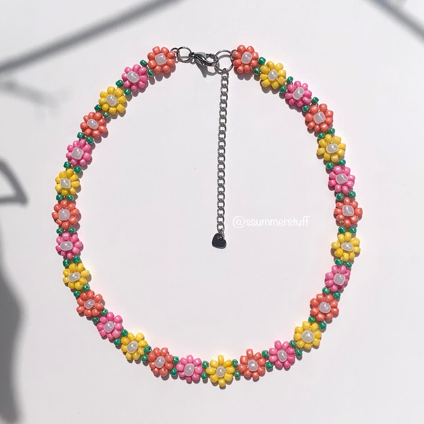 Carnations flower beaded necklace💐 LINE SHOPPING
