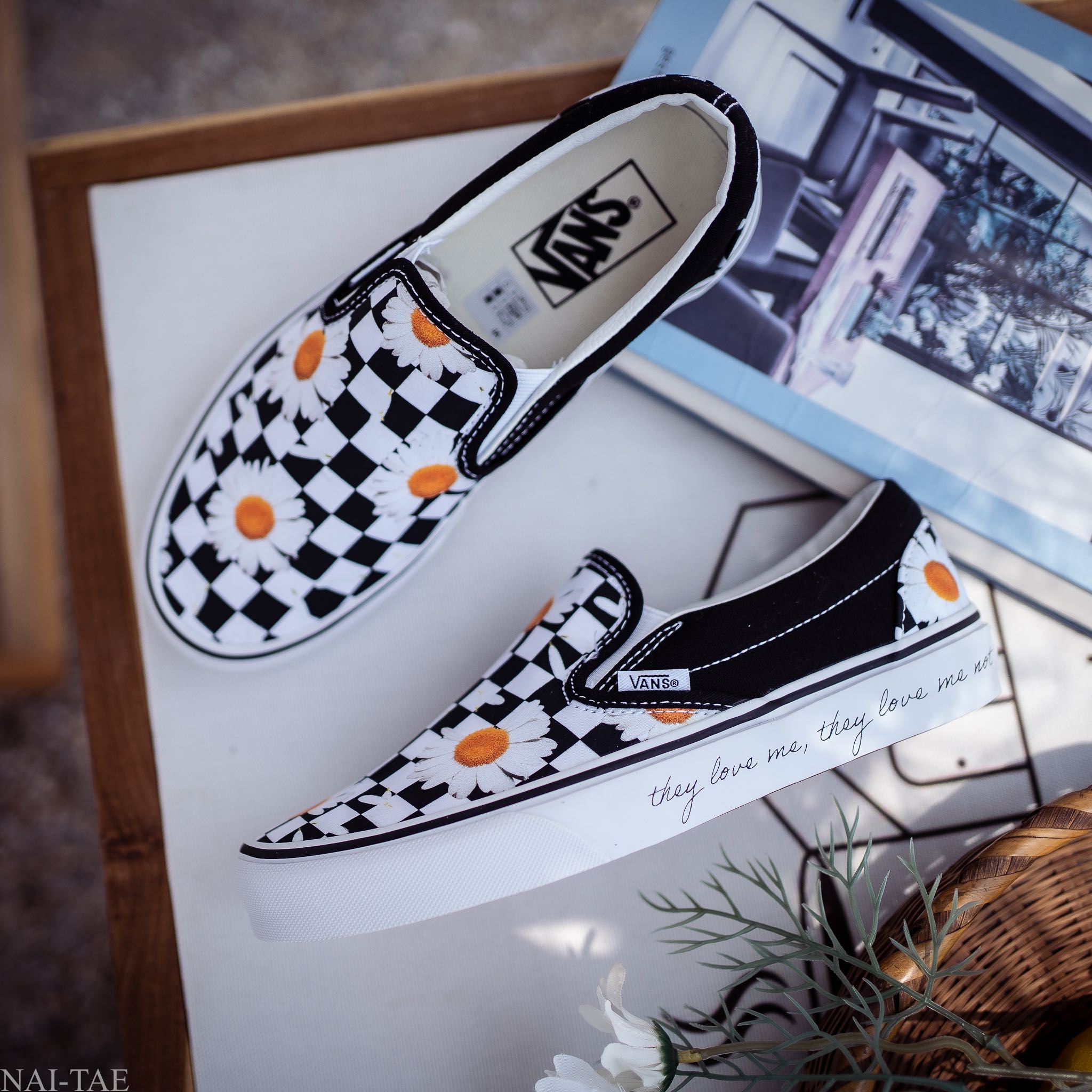 Checkered daisy 2025 vans