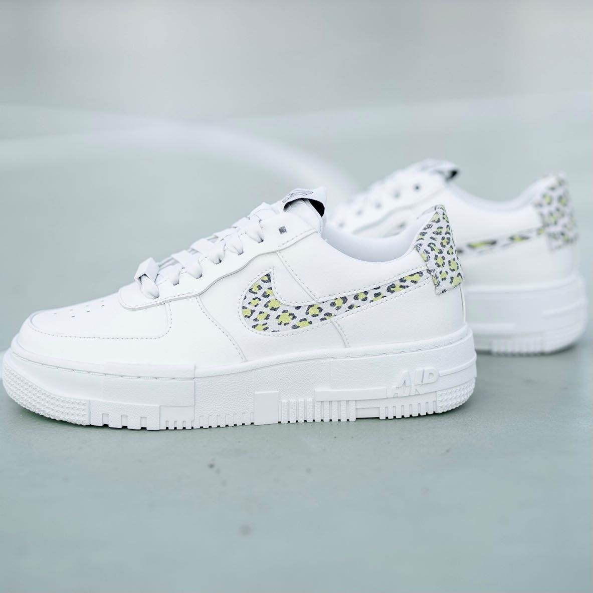 NIKE AF1 PIXEL SE LINE SHOPPING