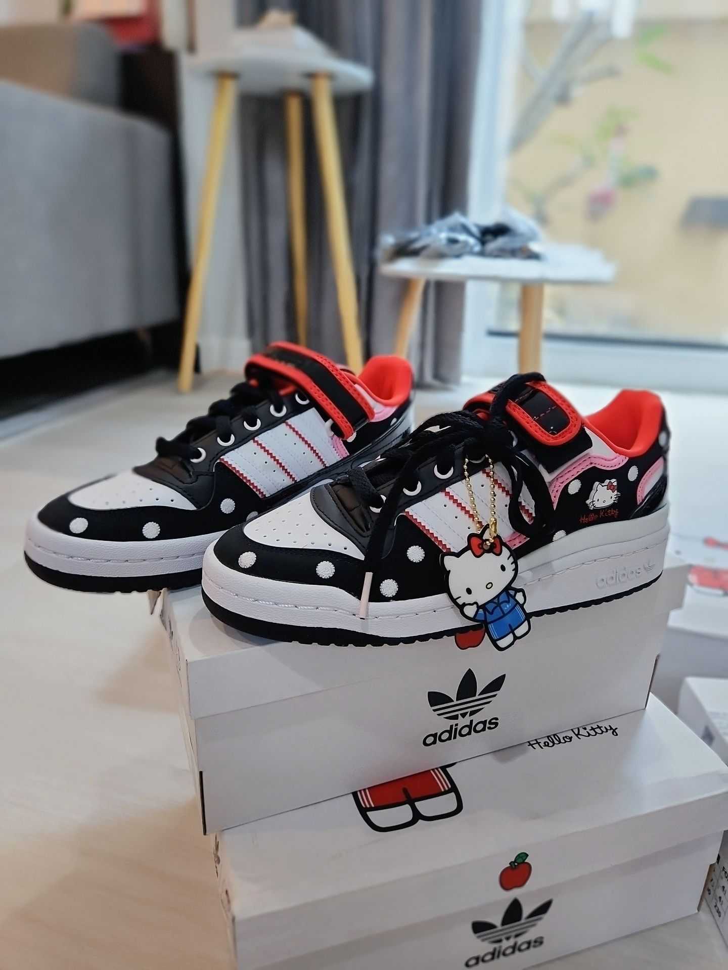 Adidas Forum Low น้อง Kitty สวยมาก | LINE SHOPPING