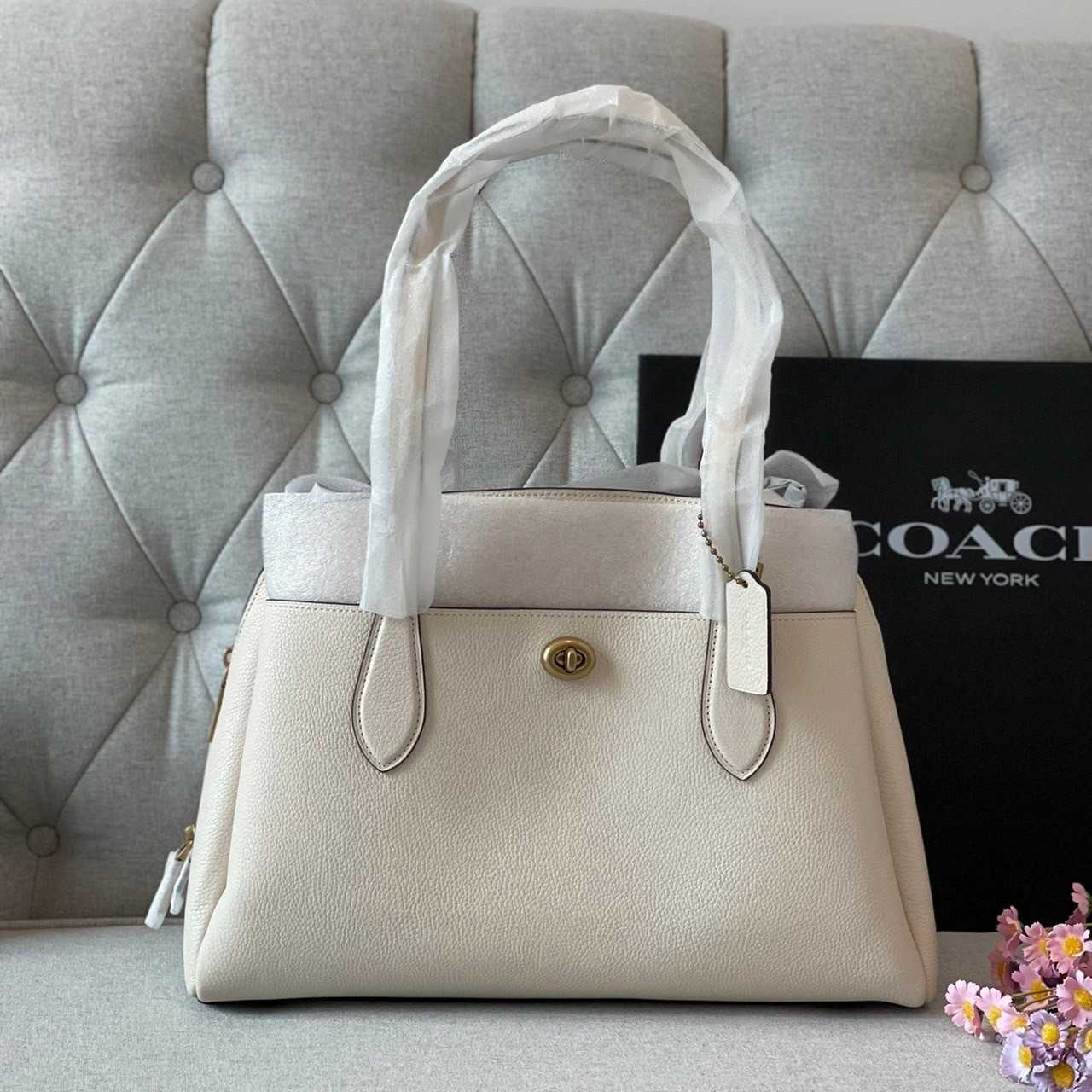 Coach best sale lora carryall