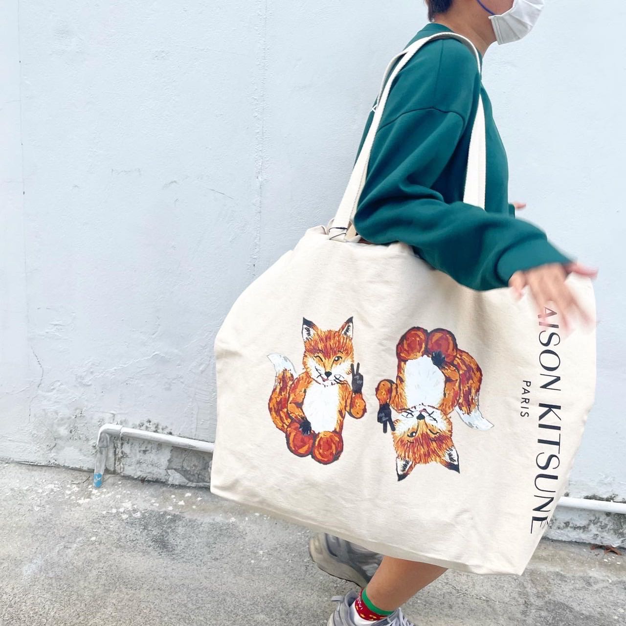 Maison kitsune hot sale tote bag