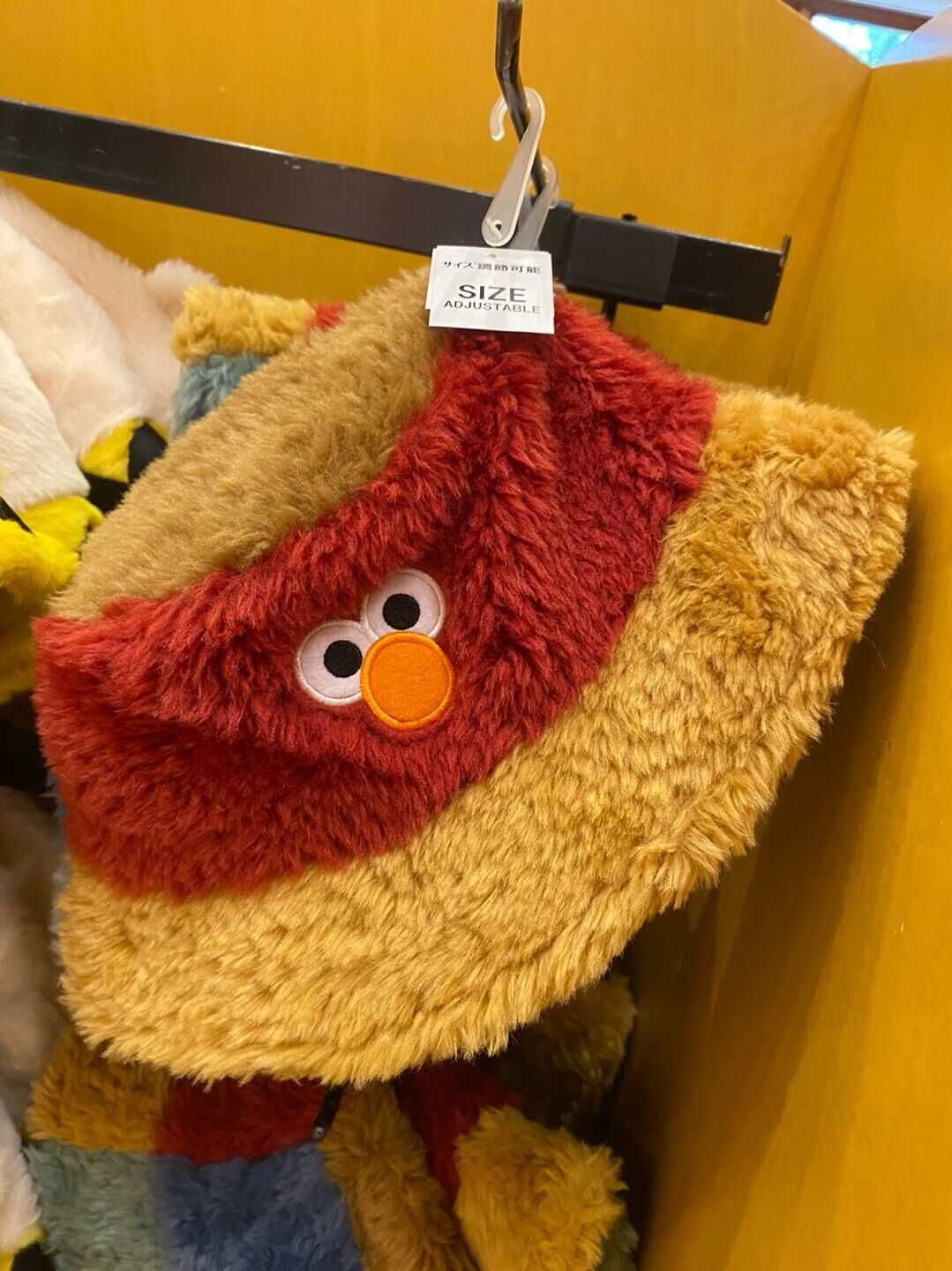 Elmo top bucket hat