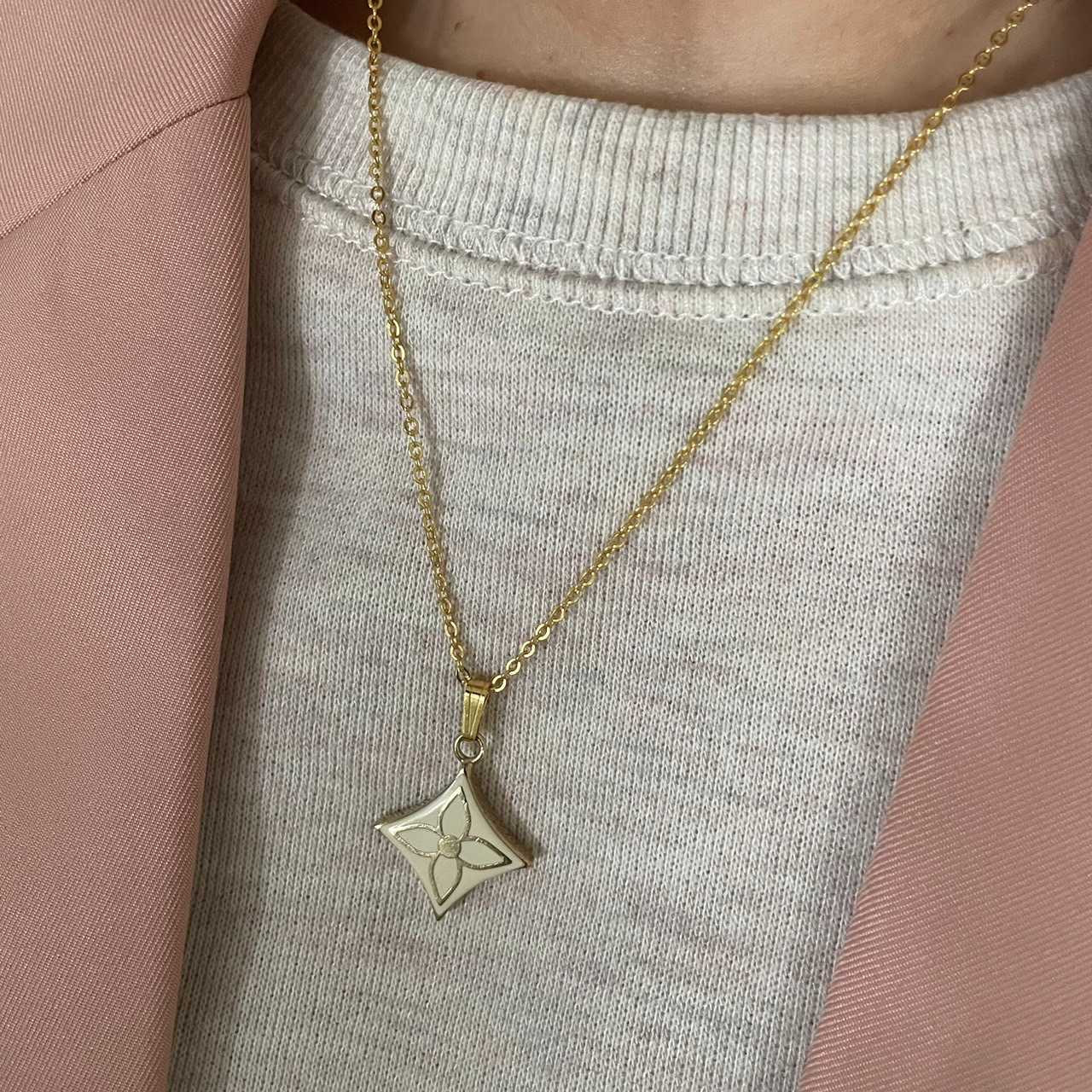 Louis Vuitton gold flower necklace