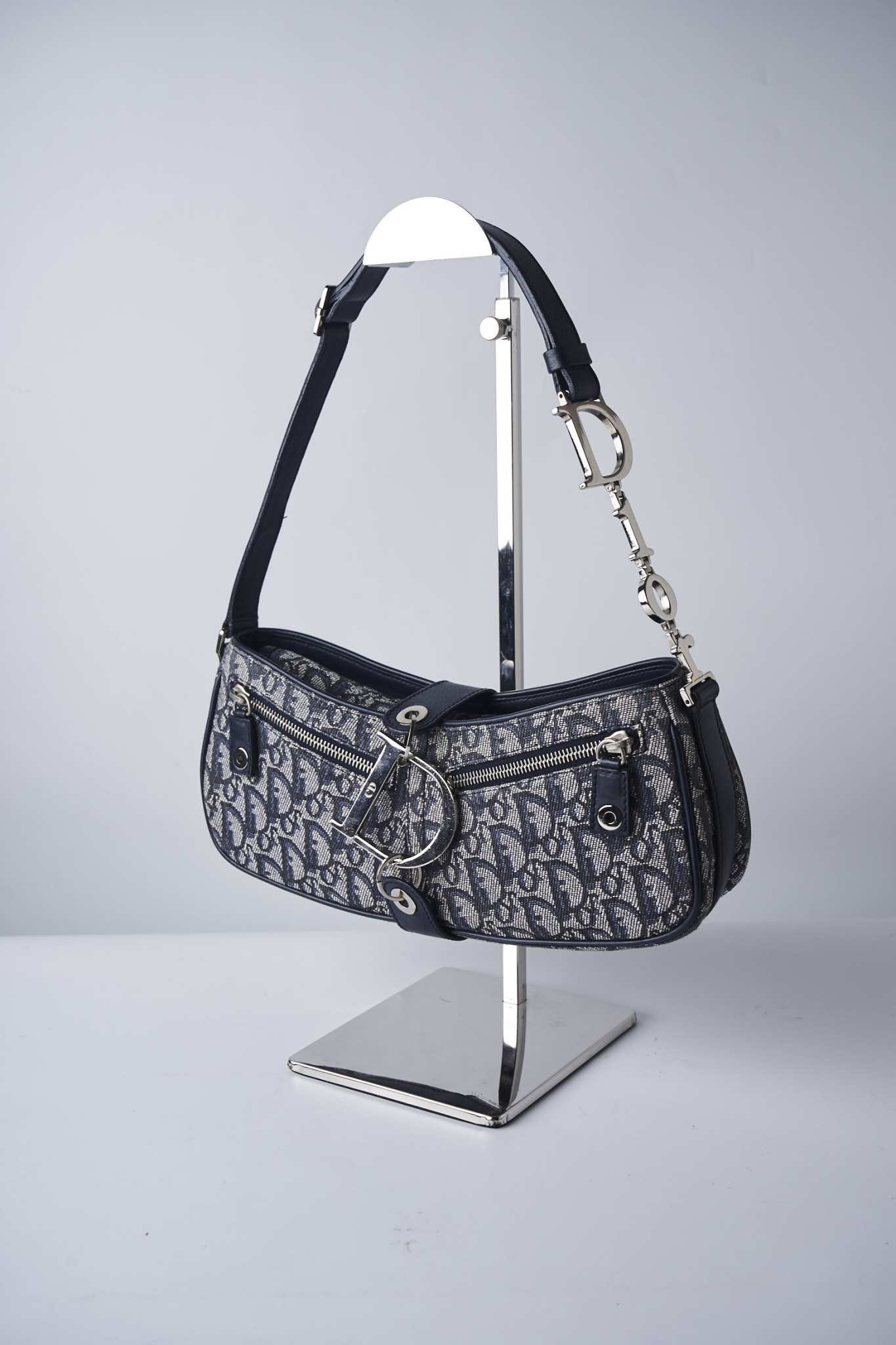 Christian Dior pochette bag LINE SHOPPING