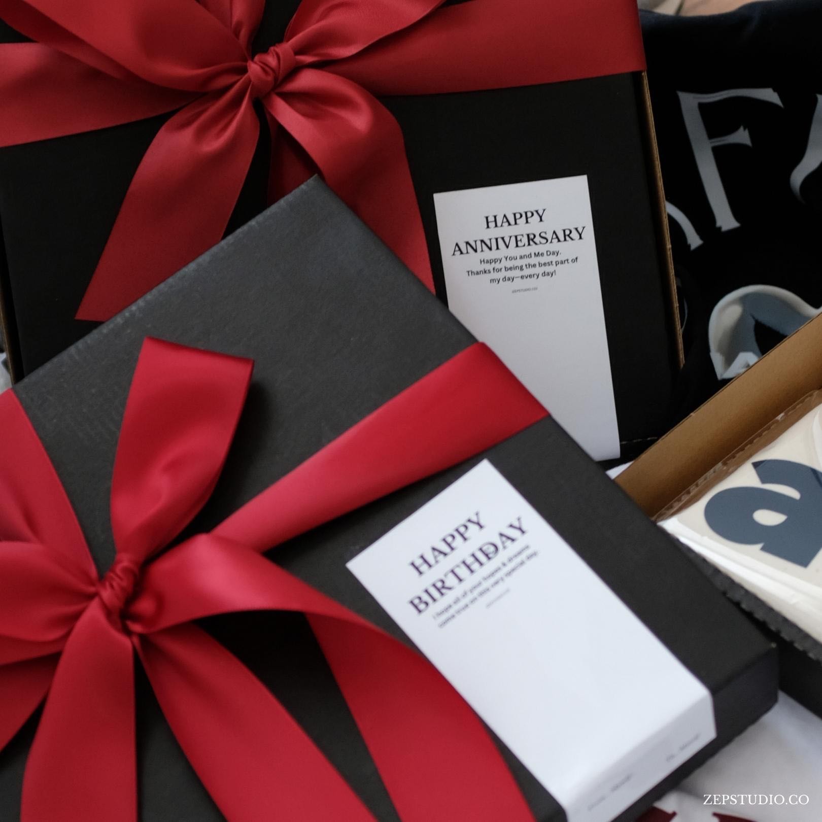 กล่องของขวัญวันเกิด วันครบรอบ ให้คนที่คุณรัก (อ่านวิธีสั่งซื้อเพิ่มเติม) |  Line Shopping