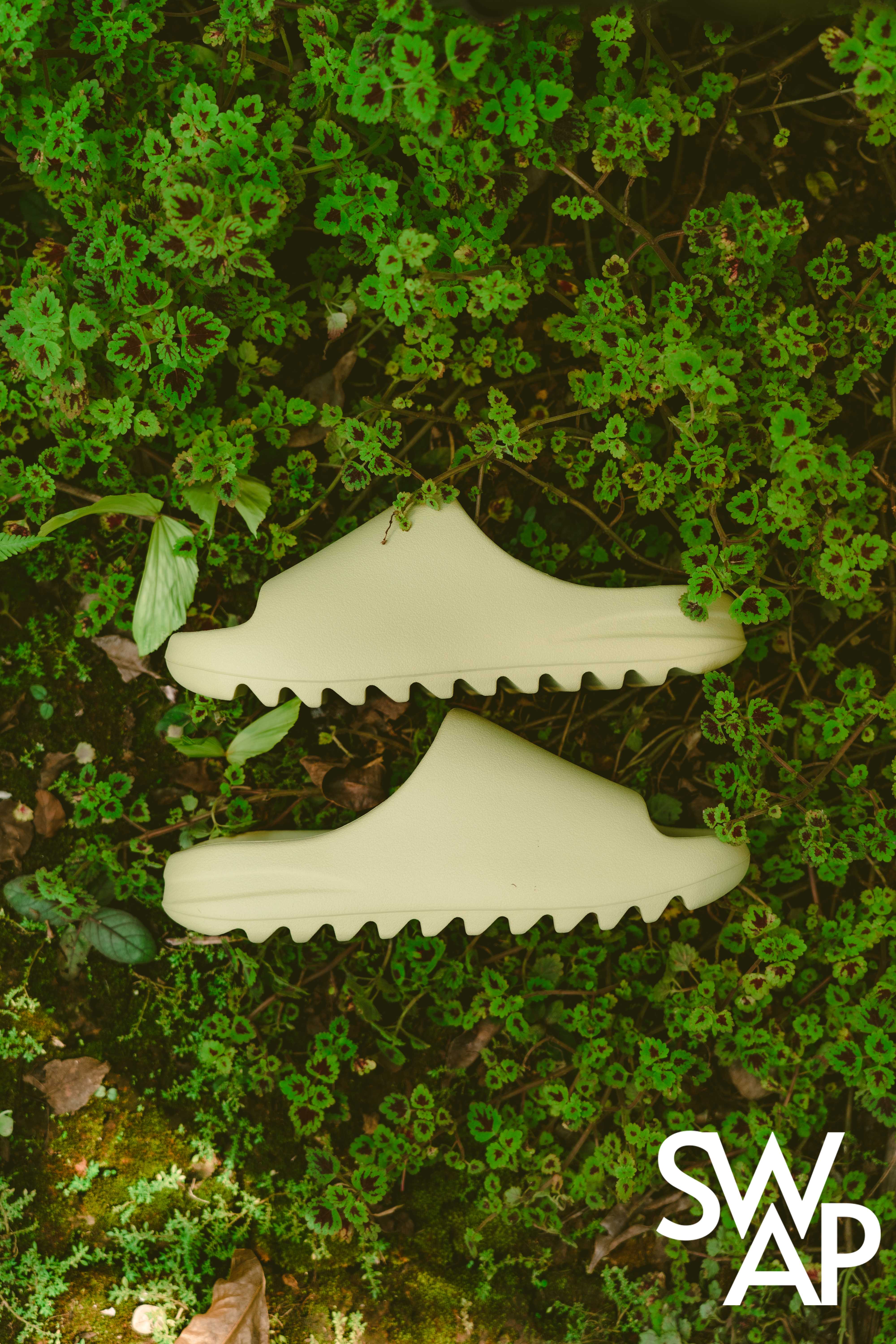 Adidas Yeezy Slides Resin | LINE SHOPPING