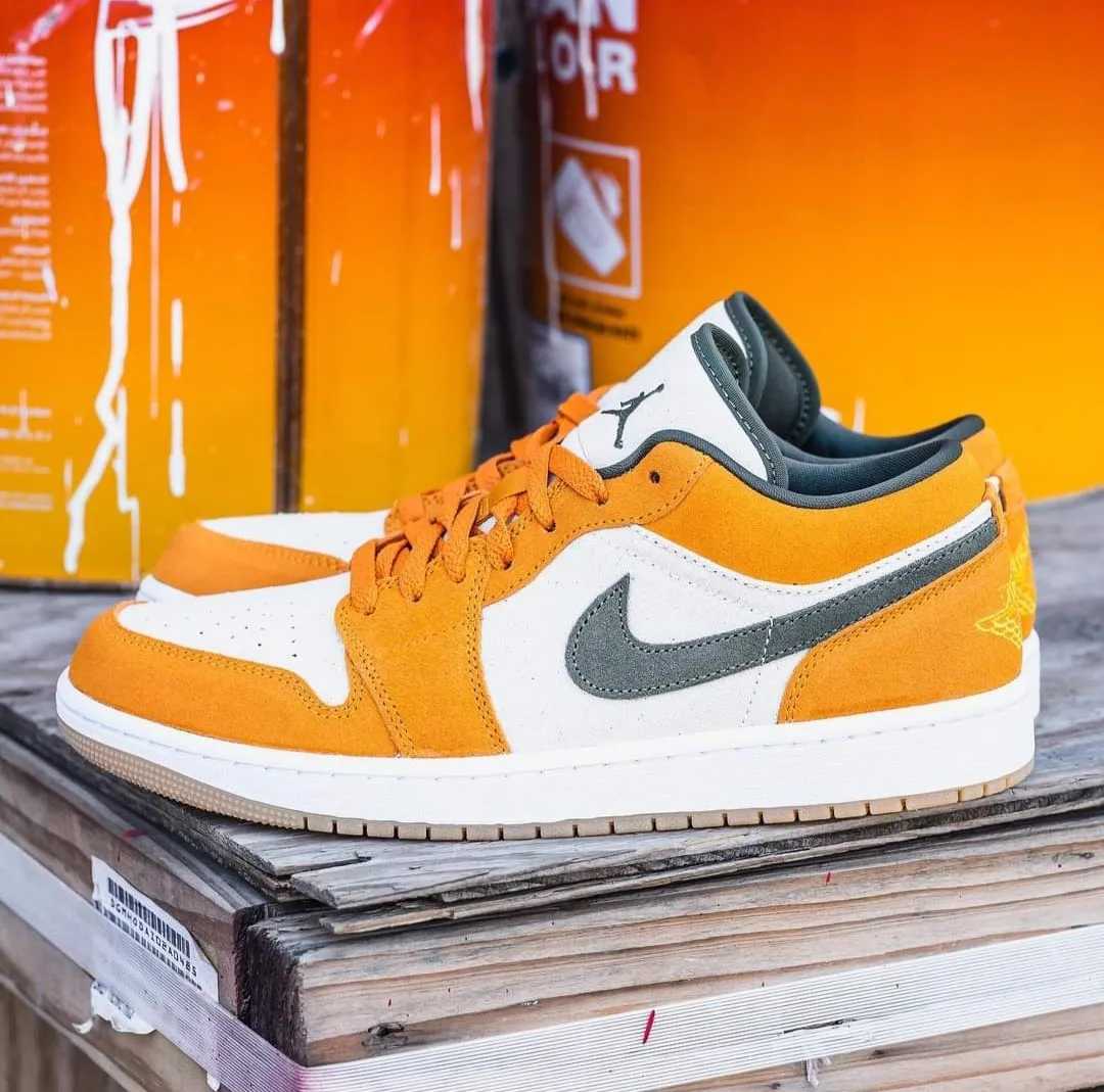 Curry 1 orange women store